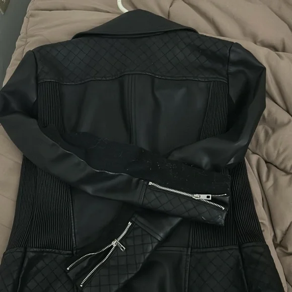 Leather jacket - Picture 3 of 3